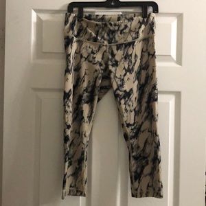 Lululemon wunder under luxtreme marble print crops